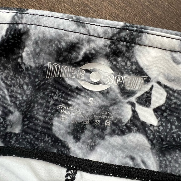 Inner Spirit Yoga Pants Leggings Floral Print Black White Gray Grey S - Picture 2 of 3